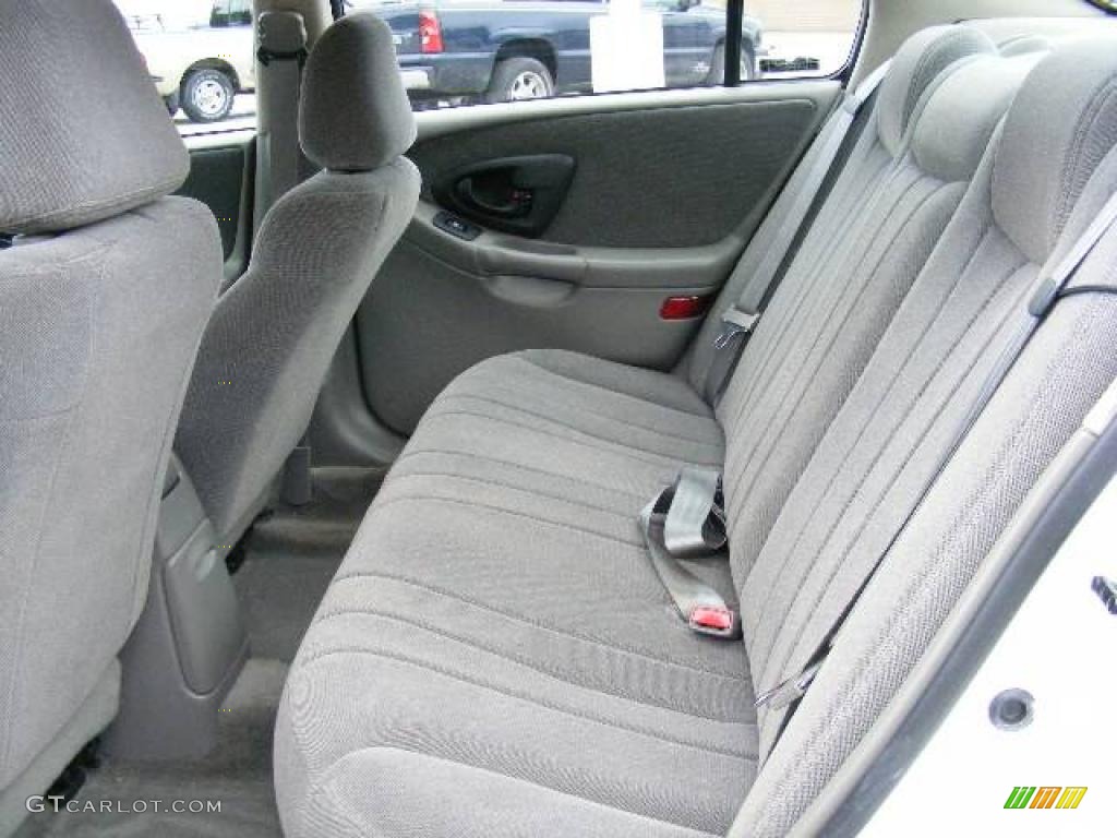 2001 Malibu Sedan - Bright White / Gray photo #11