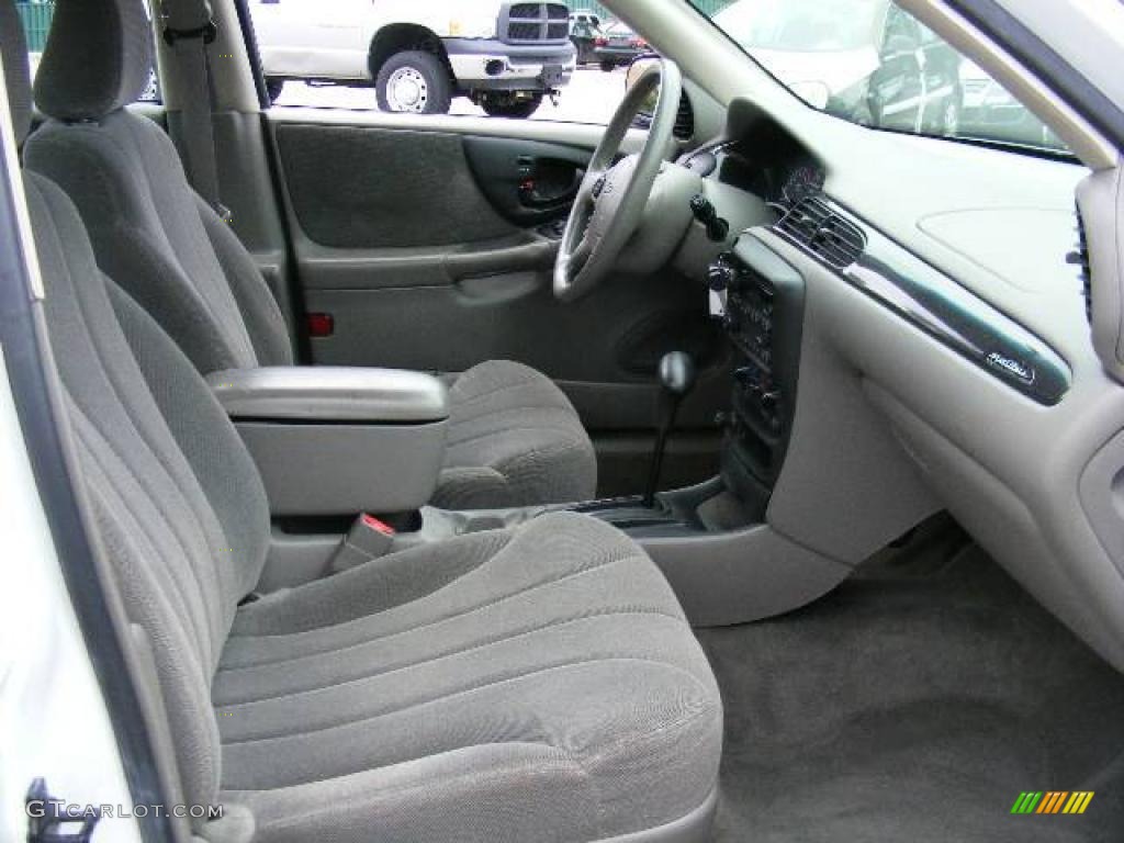 2001 Malibu Sedan - Bright White / Gray photo #13