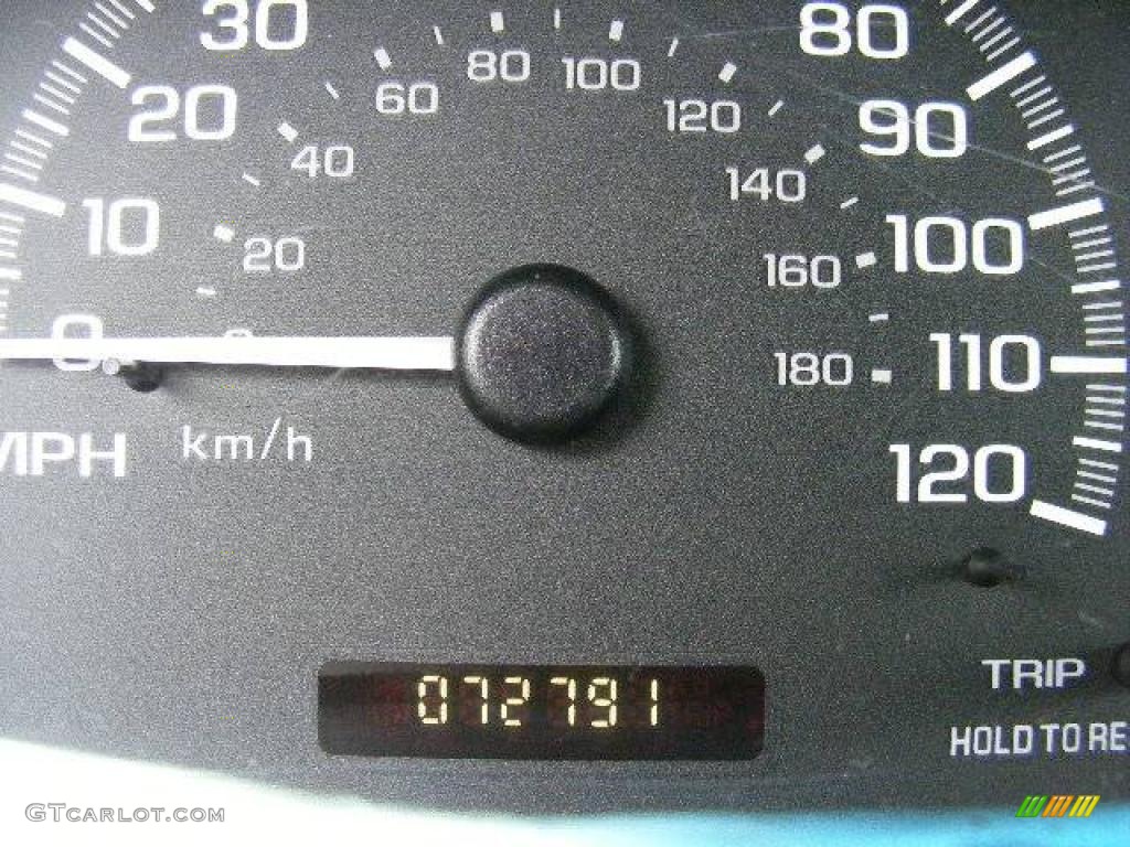 2001 Malibu Sedan - Bright White / Gray photo #17