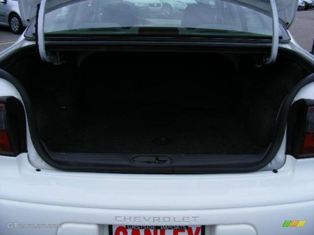 2001 Malibu Sedan - Bright White / Gray photo #20