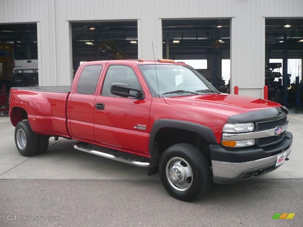 2001 Silverado 3500 LS Extended Cab Dually - Victory Red / Graphite photo #1