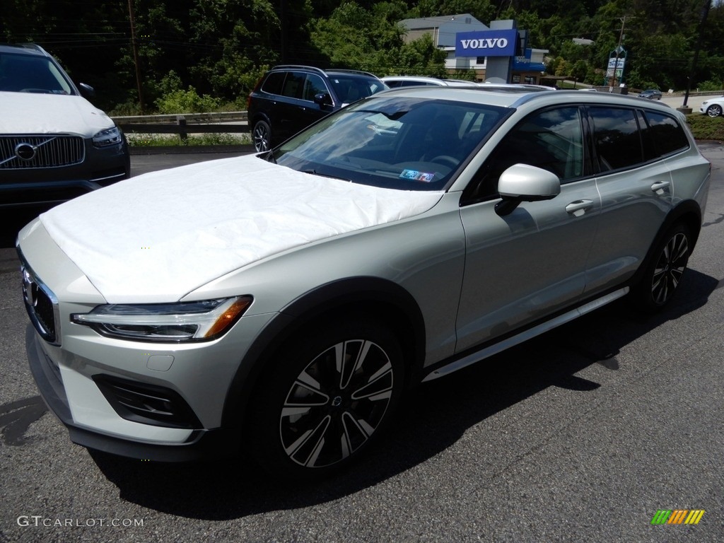 Birch Light Metallic 2020 Volvo V60 Cross Country T5 AWD Exterior Photo #134055155