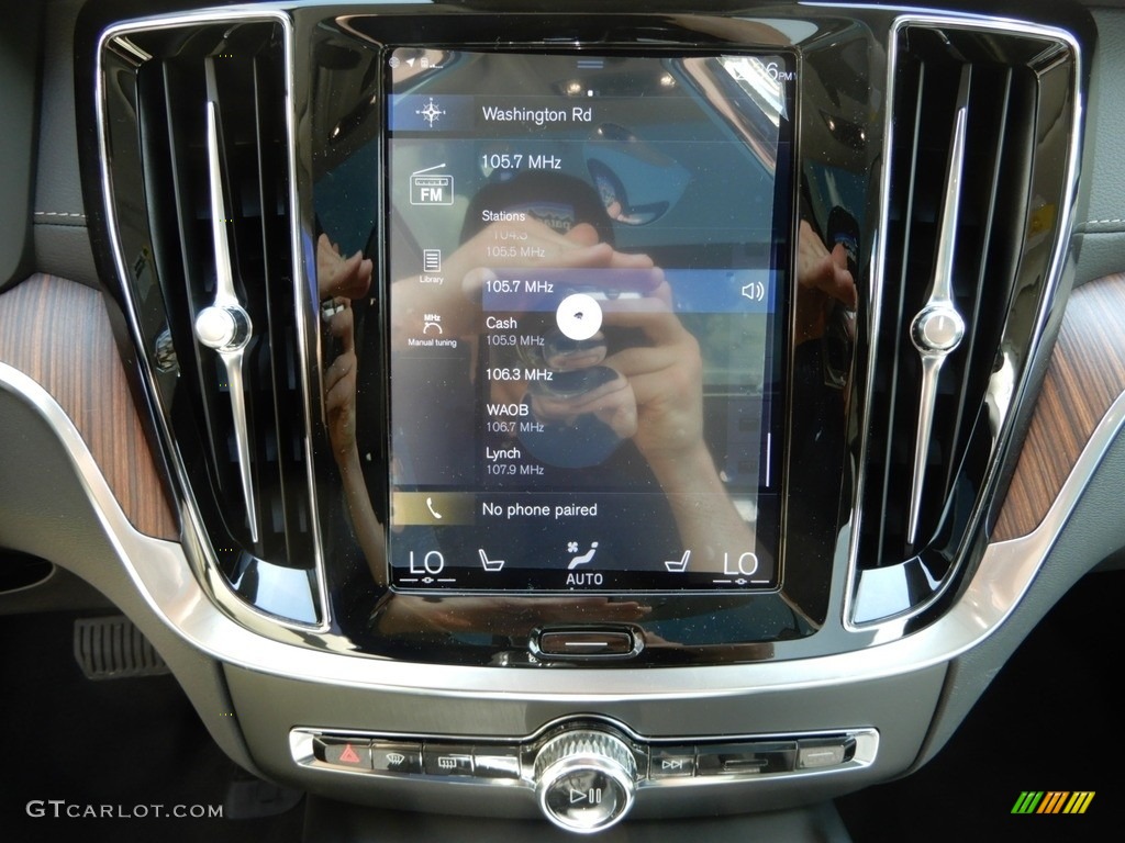2020 Volvo V60 Cross Country T5 AWD Controls Photo #134055401