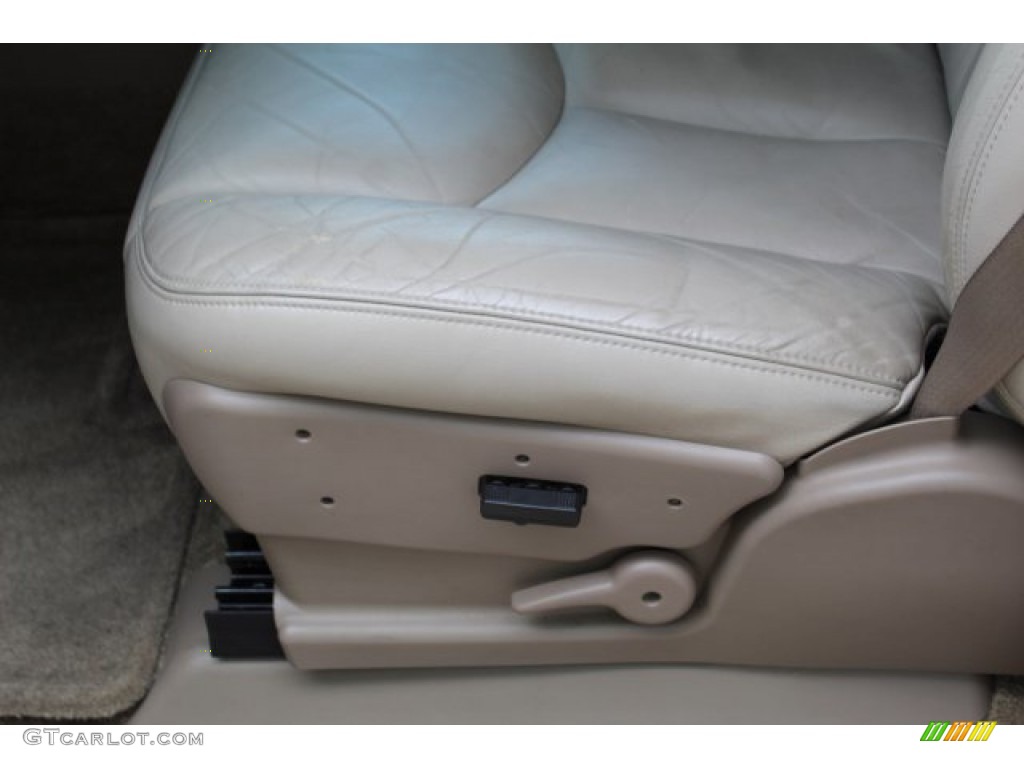 2003 Suburban 1500 LS - Light Pewter Metallic / Tan/Neutral photo #9