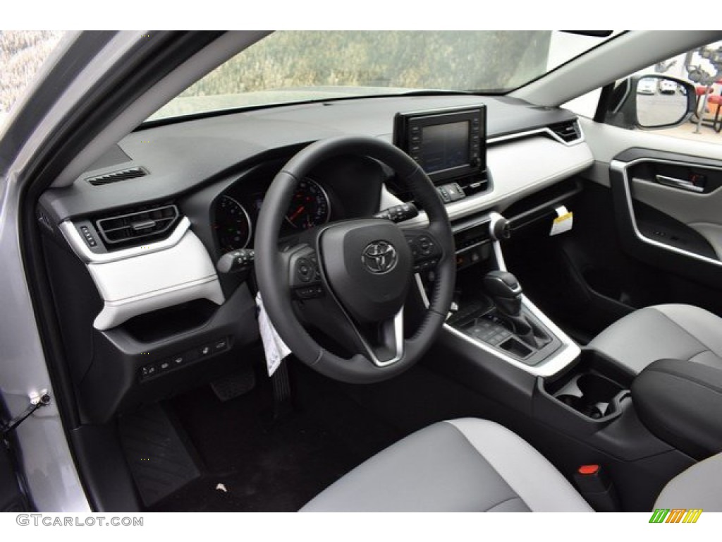 2019 RAV4 XLE AWD - Silver Sky Metallic / Light Gray photo #5