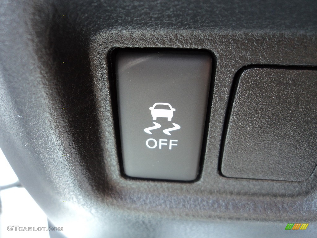 2017 Versa S - Fresh Powder White / Charcoal photo #9