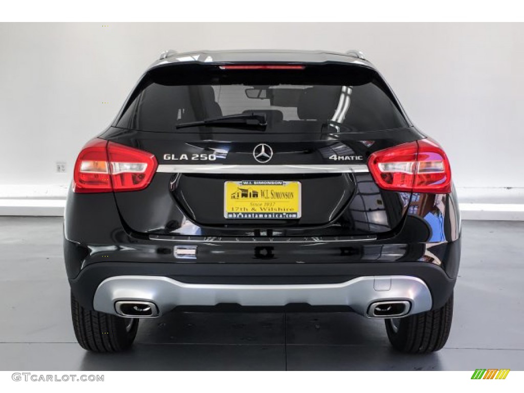 2019 GLA 250 4Matic - Night Black / Black photo #3