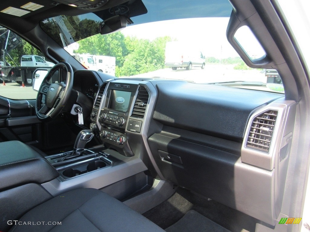 2018 F150 XLT SuperCrew - Oxford White / Black photo #13