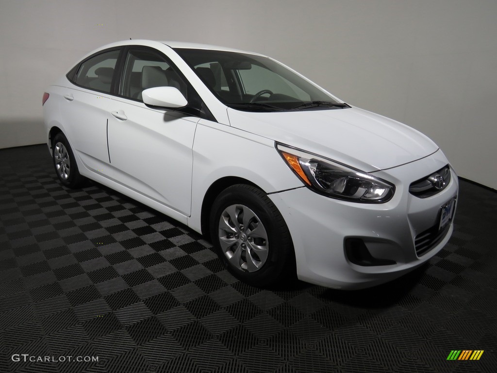 2016 Accent SE Sedan - Century White / Gray photo #2