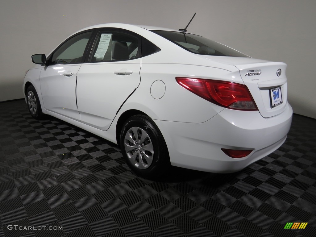 2016 Accent SE Sedan - Century White / Gray photo #7
