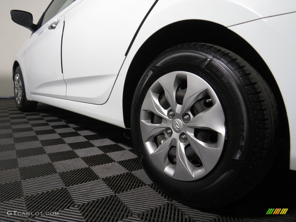2016 Accent SE Sedan - Century White / Gray photo #8