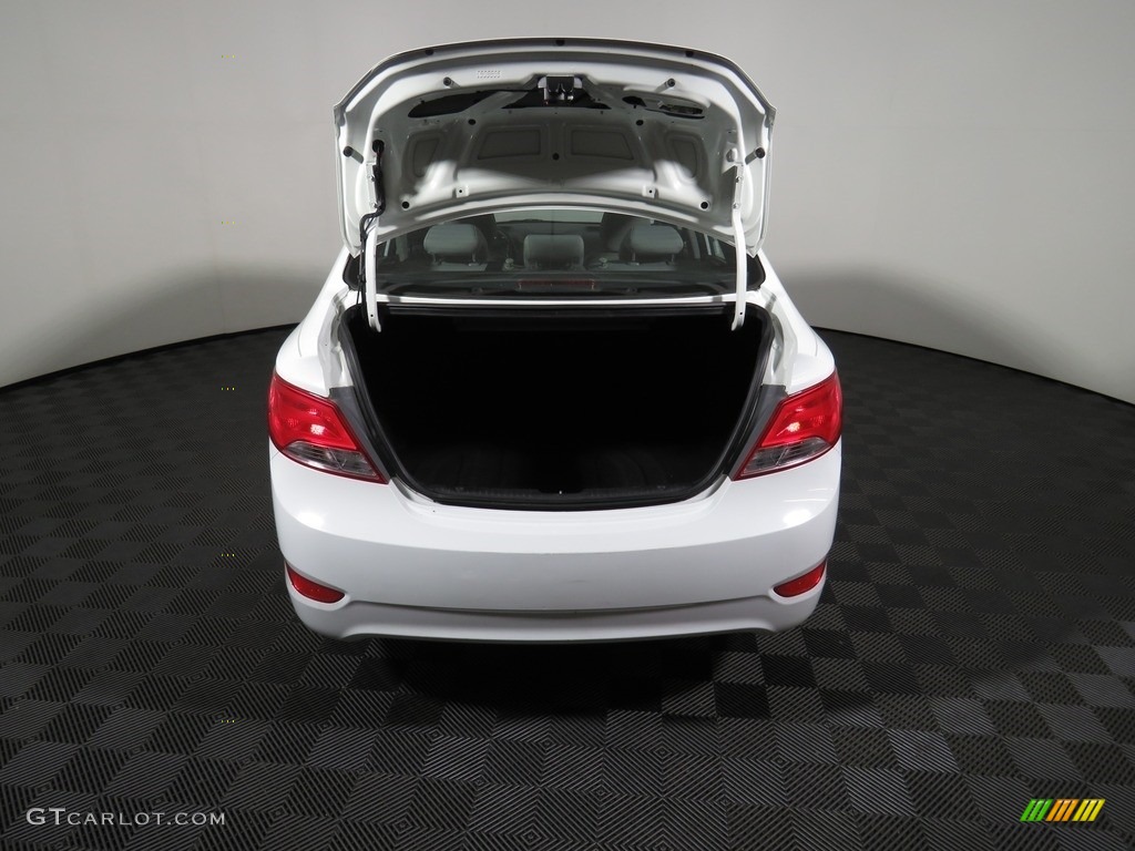 2016 Accent SE Sedan - Century White / Gray photo #10