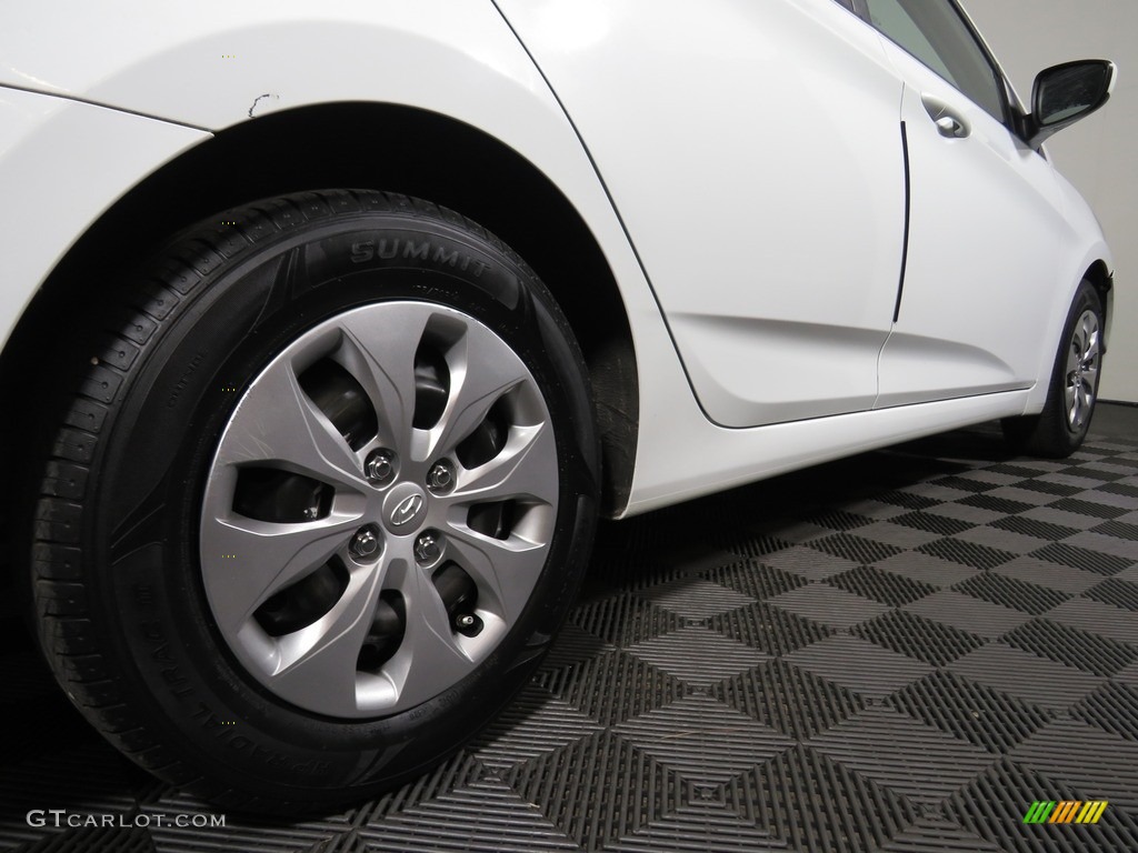 2016 Accent SE Sedan - Century White / Gray photo #13
