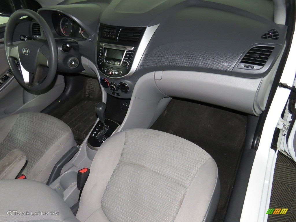 2016 Accent SE Sedan - Century White / Gray photo #23