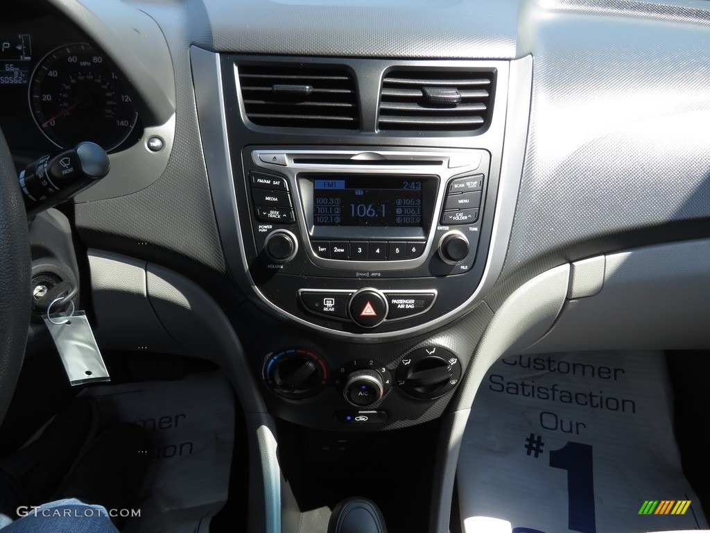 2016 Accent SE Sedan - Century White / Gray photo #31