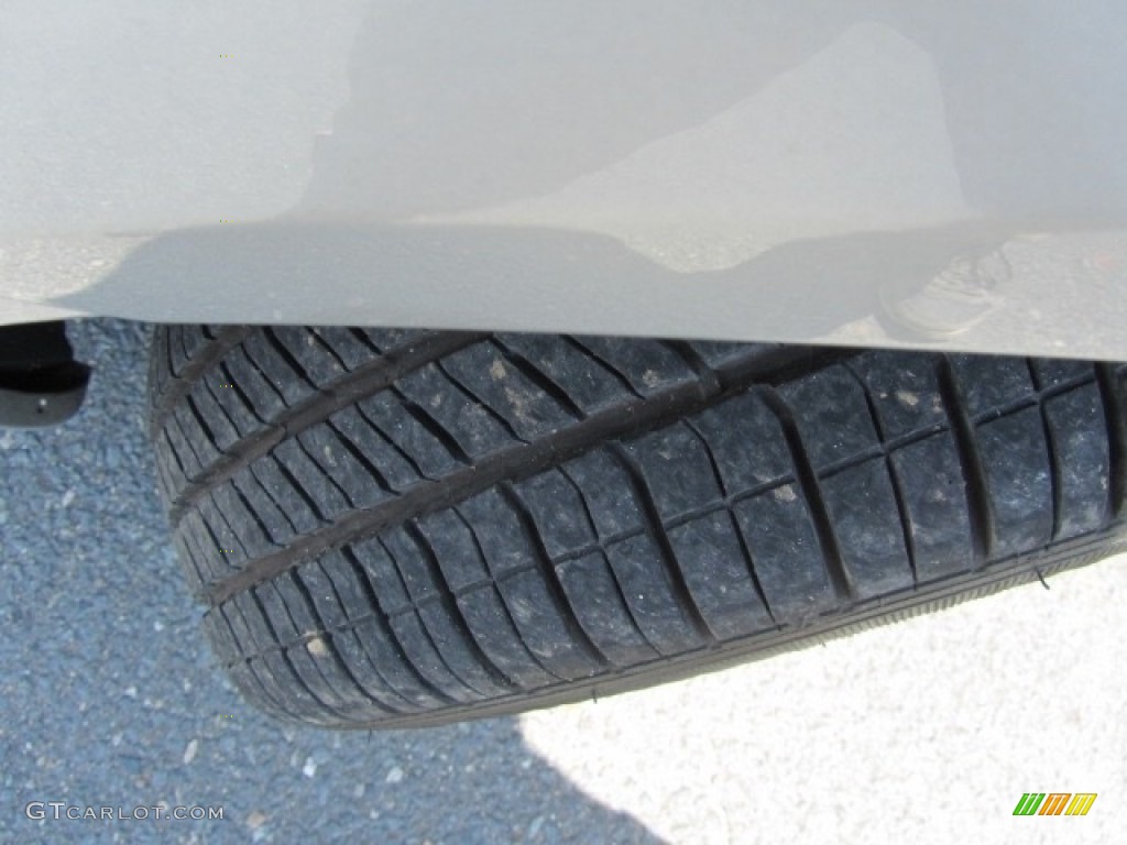 2005 Corolla CE - Silver Streak Mica / Light Gray photo #27