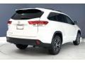 2018 Blizzard White Pearl Toyota Highlander LE  photo #29