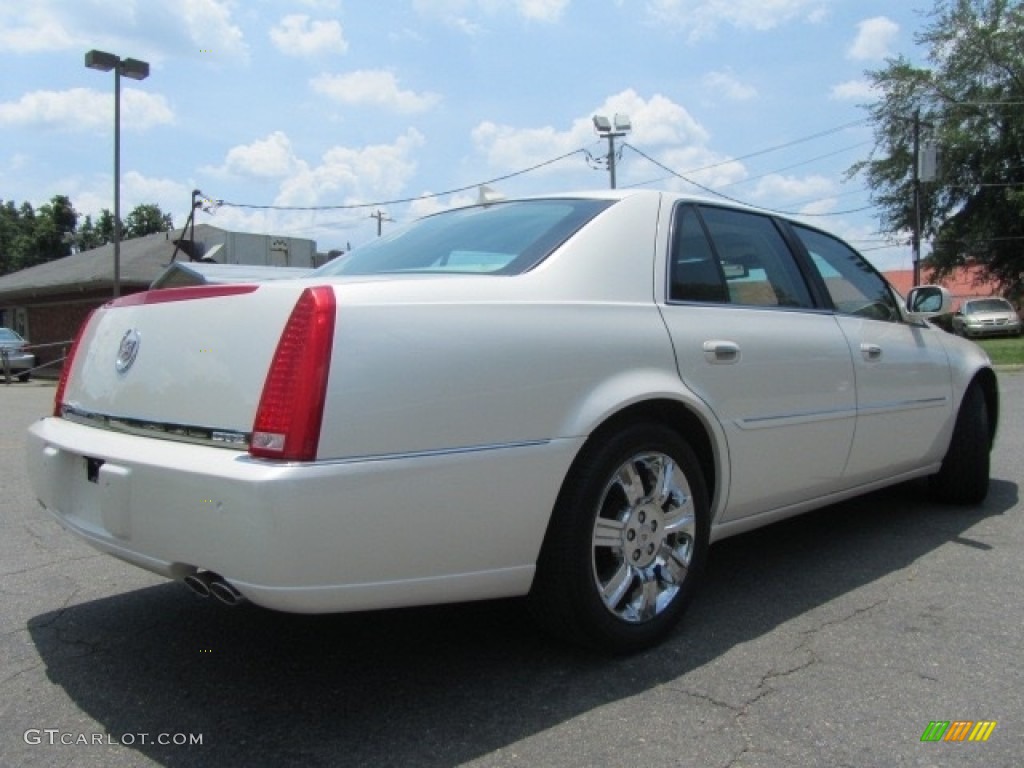 2011 DTS Platinum - White Diamond Tricoat / Light Linen/Cocoa Accents photo #10