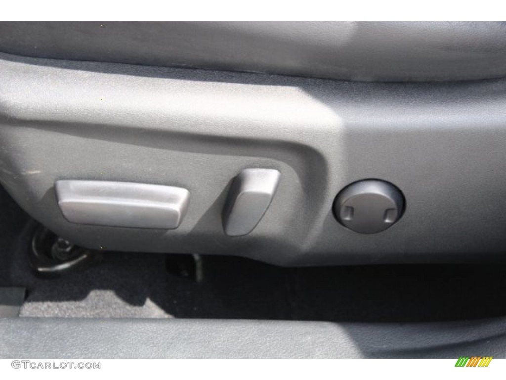 2017 Camry SE - Celestial Silver Metallic / Black photo #11