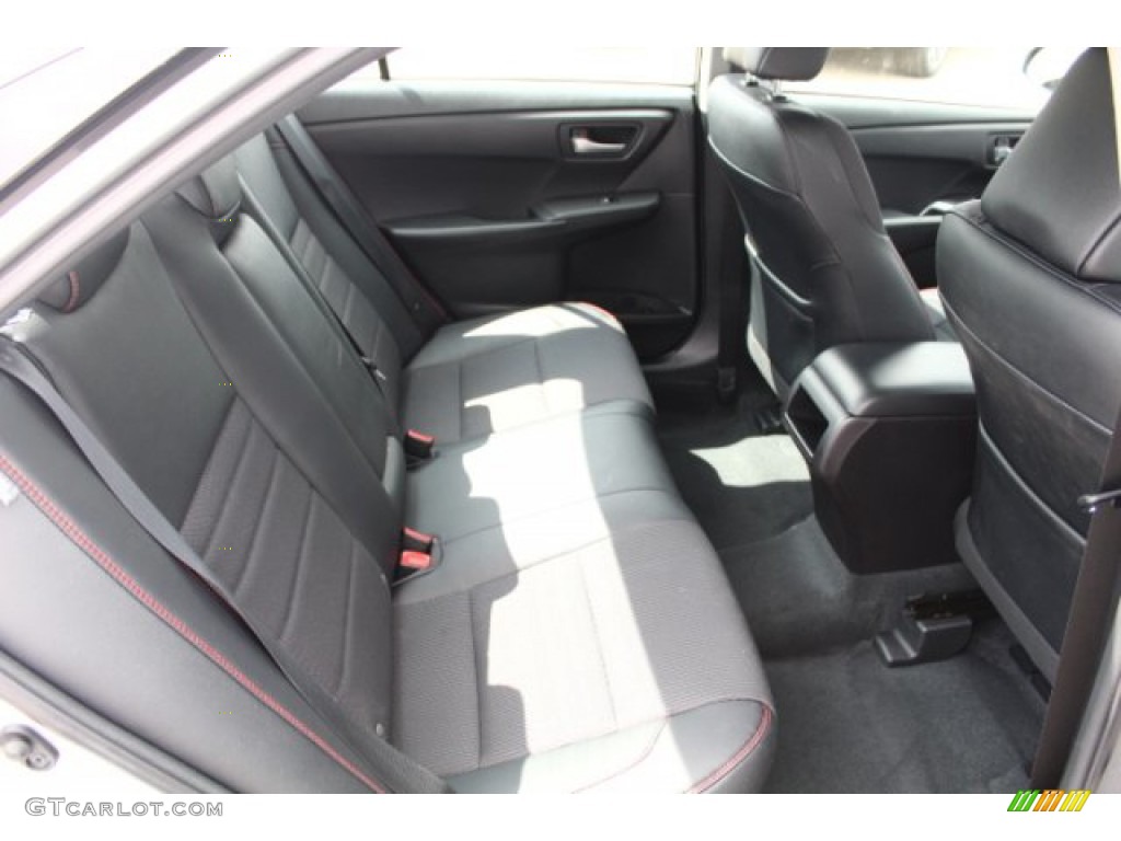 2017 Camry SE - Celestial Silver Metallic / Black photo #19