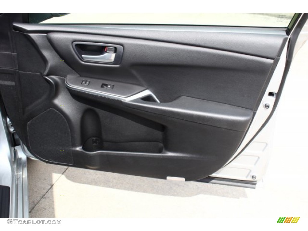 2017 Camry SE - Celestial Silver Metallic / Black photo #21