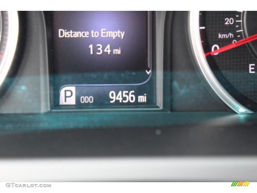 2017 Camry SE - Celestial Silver Metallic / Black photo #27