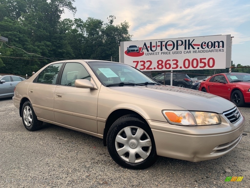 2001 Camry LE - Cashmere Beige Metallic / Gray photo #1