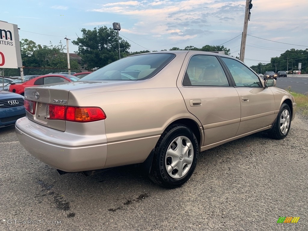 2001 Camry LE - Cashmere Beige Metallic / Gray photo #3
