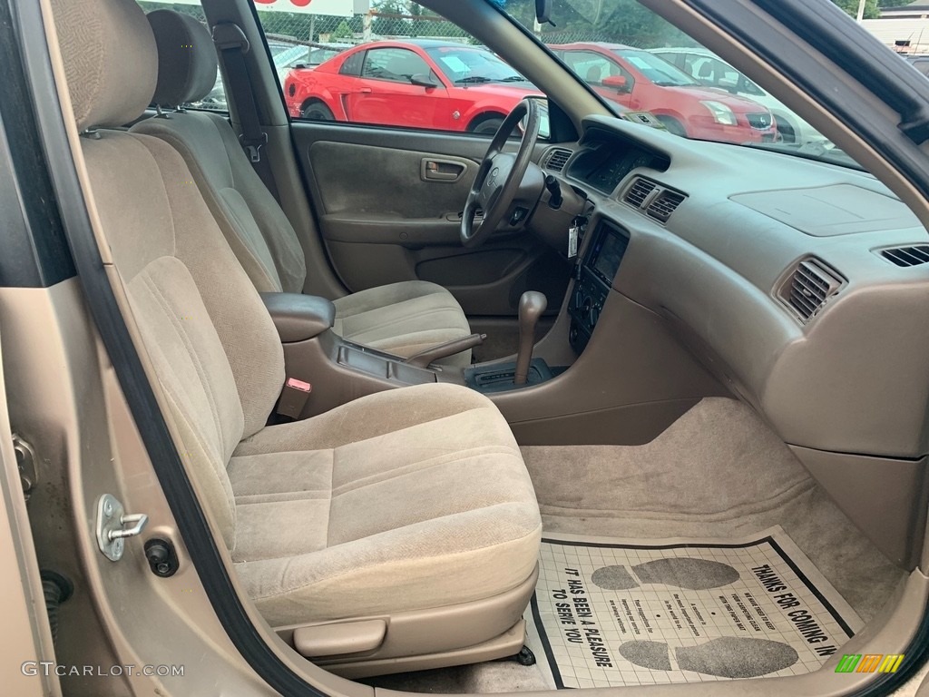 2001 Camry LE - Cashmere Beige Metallic / Gray photo #13