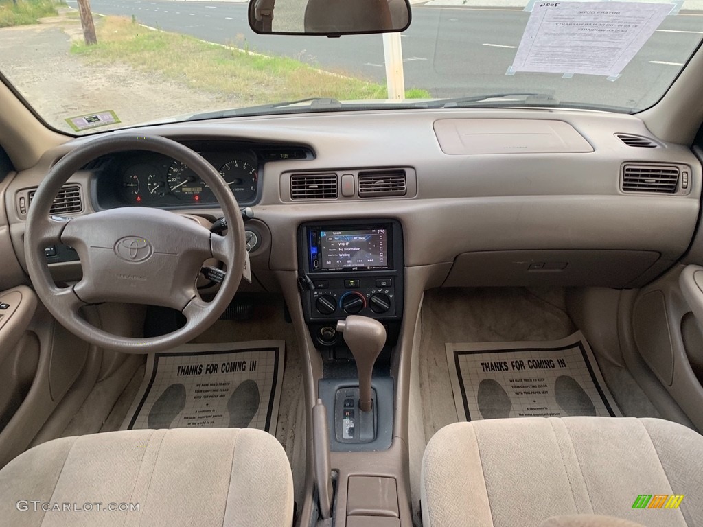 2001 Camry LE - Cashmere Beige Metallic / Gray photo #14