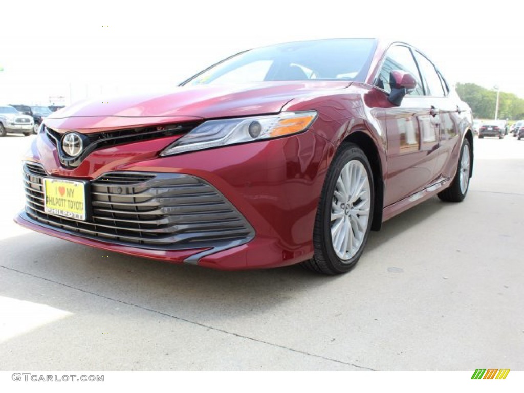 2019 Camry XLE - Ruby Flare Pearl / Black photo #4