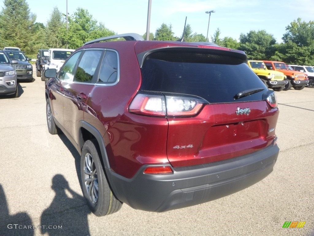 2019 Cherokee Latitude Plus 4x4 - Velvet Red Pearl / Black photo #4