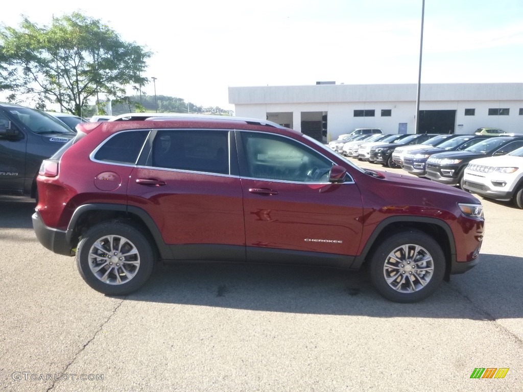 2019 Cherokee Latitude Plus 4x4 - Velvet Red Pearl / Black photo #7