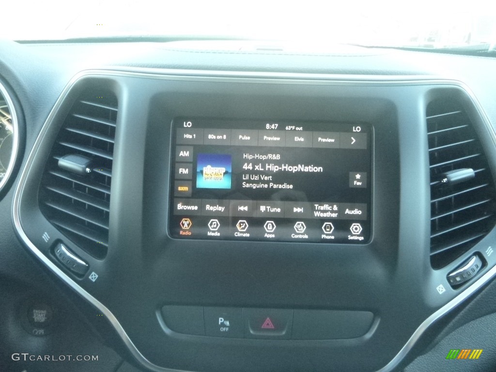 2019 Cherokee Latitude Plus 4x4 - Velvet Red Pearl / Black photo #16