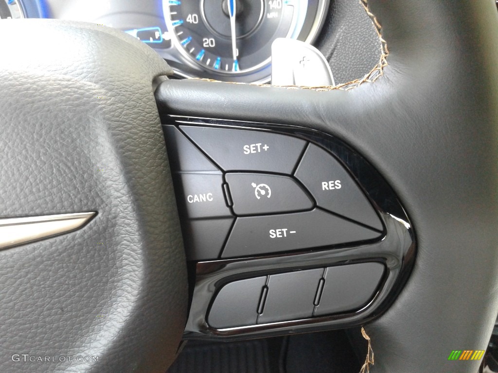 2019 Chrysler 300 S Caramel/Black Steering Wheel Photo #134114498