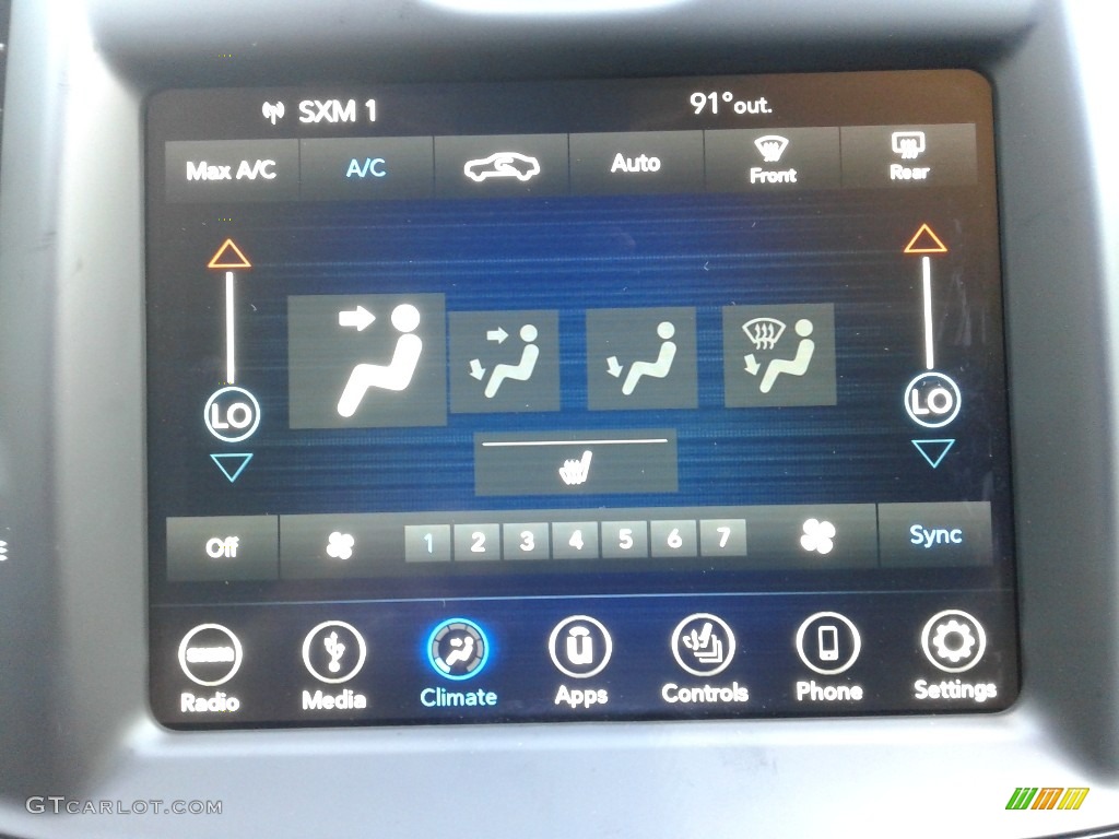 2019 Chrysler 300 S Controls Photo #134114648