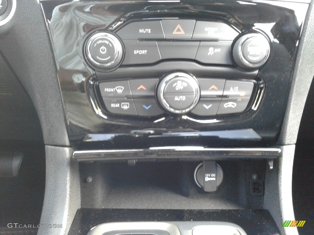2019 Chrysler 300 S Controls Photos