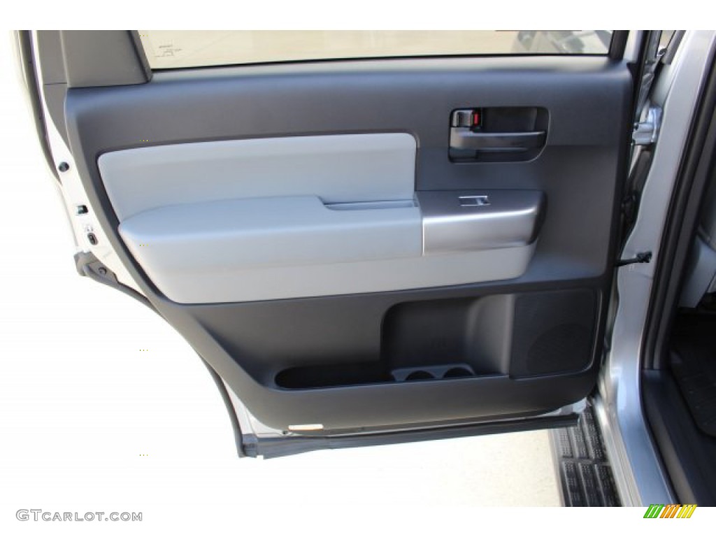 2019 Sequoia SR5 - Silver Sky Metallic / Graphite photo #24