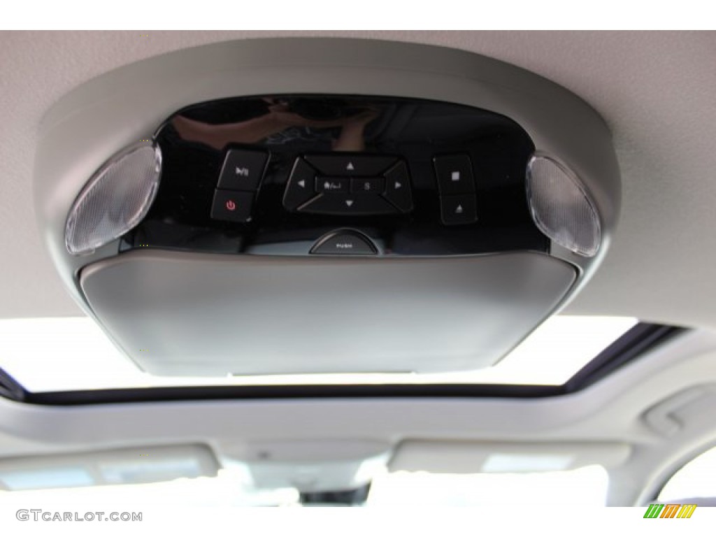 2019 Sequoia SR5 - Silver Sky Metallic / Graphite photo #28