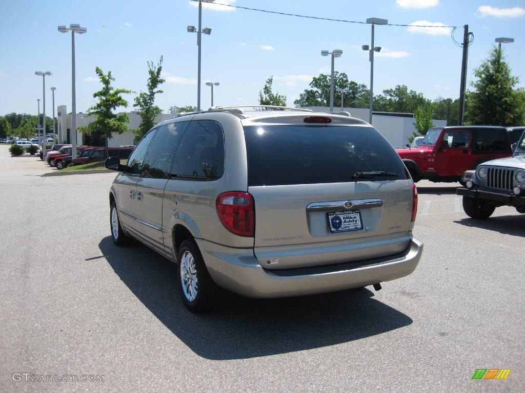 2003 Town & Country Limited - Light Almond Pearl / Taupe photo #11