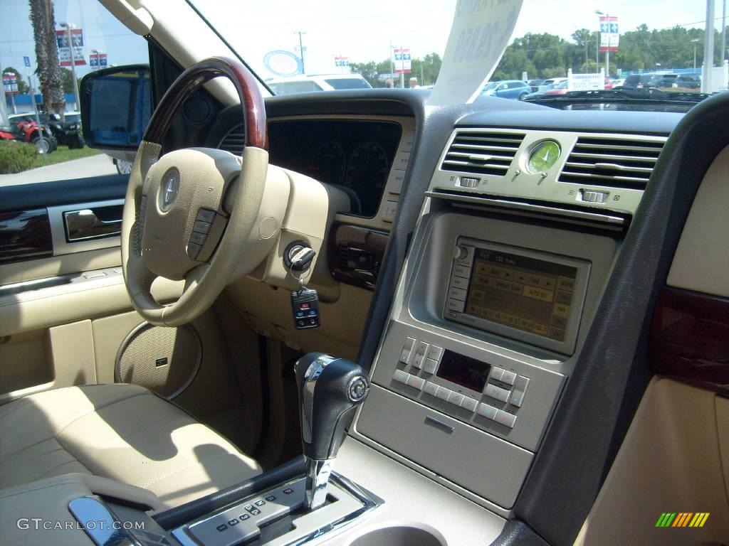 2006 Navigator Luxury - Cashmere Tri-Coat / Camel photo #20