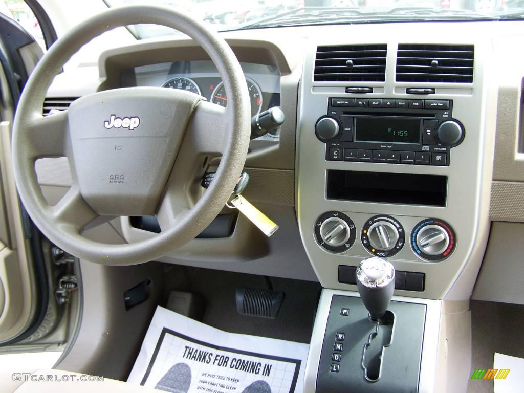 2007 Compass Sport 4x4 - Light Khaki Metallic / Pastel Pebble Beige photo #14