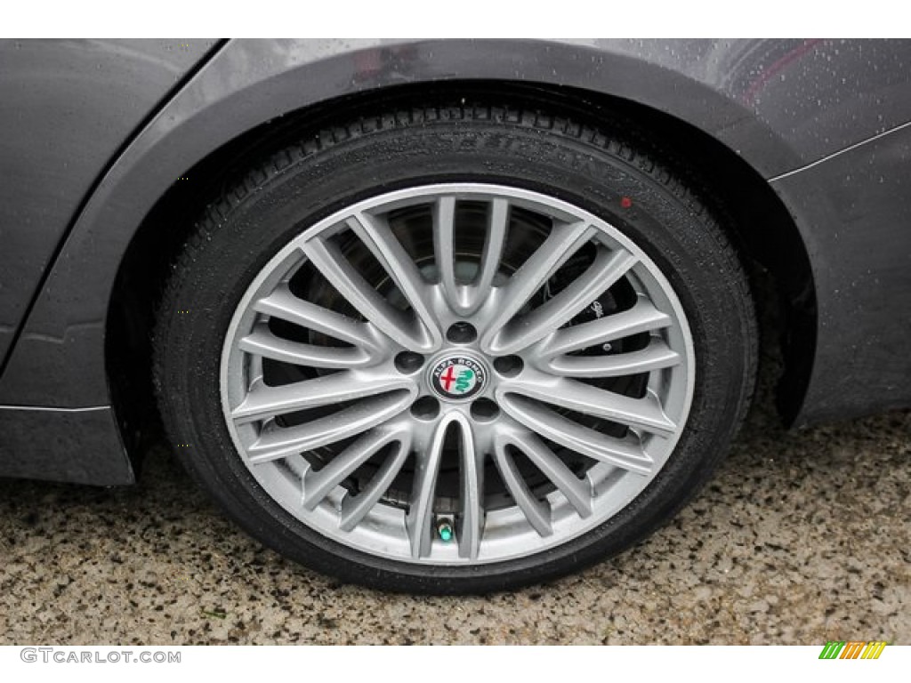 2017 Giulia Ti RWD - Vesuvio Gray Metallic / Black photo #13