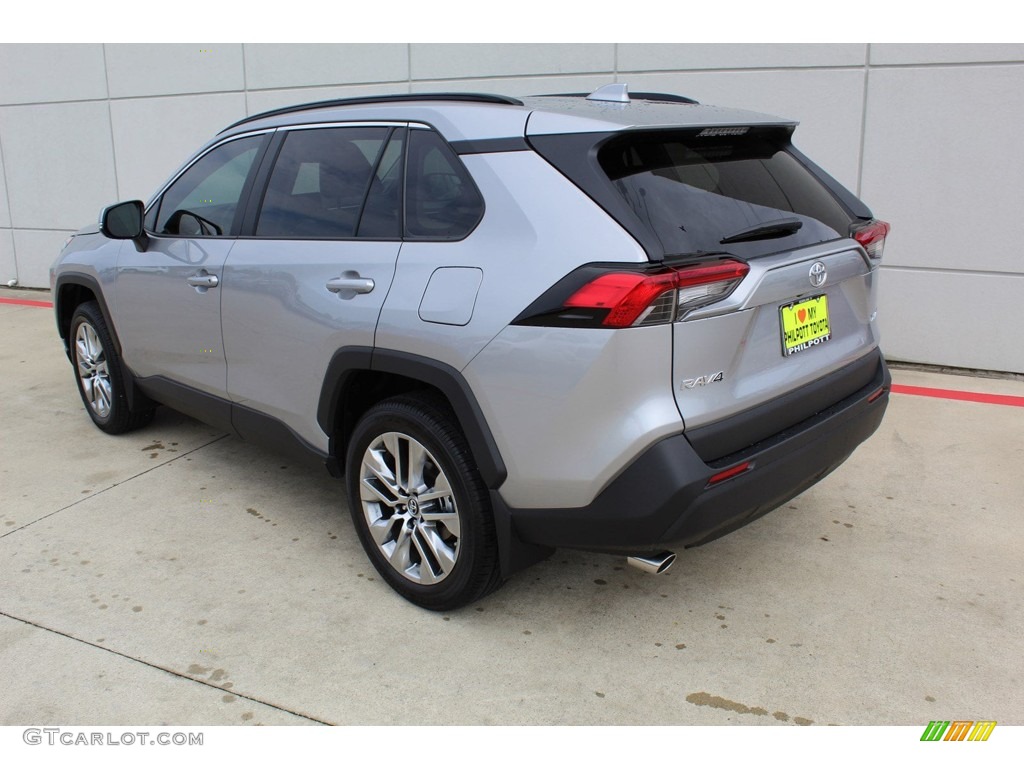 2019 RAV4 XLE - Silver Sky Metallic / Light Gray photo #6