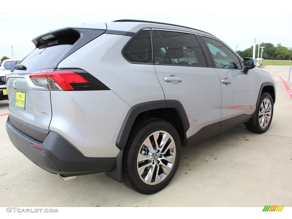 2019 RAV4 XLE - Silver Sky Metallic / Light Gray photo #8