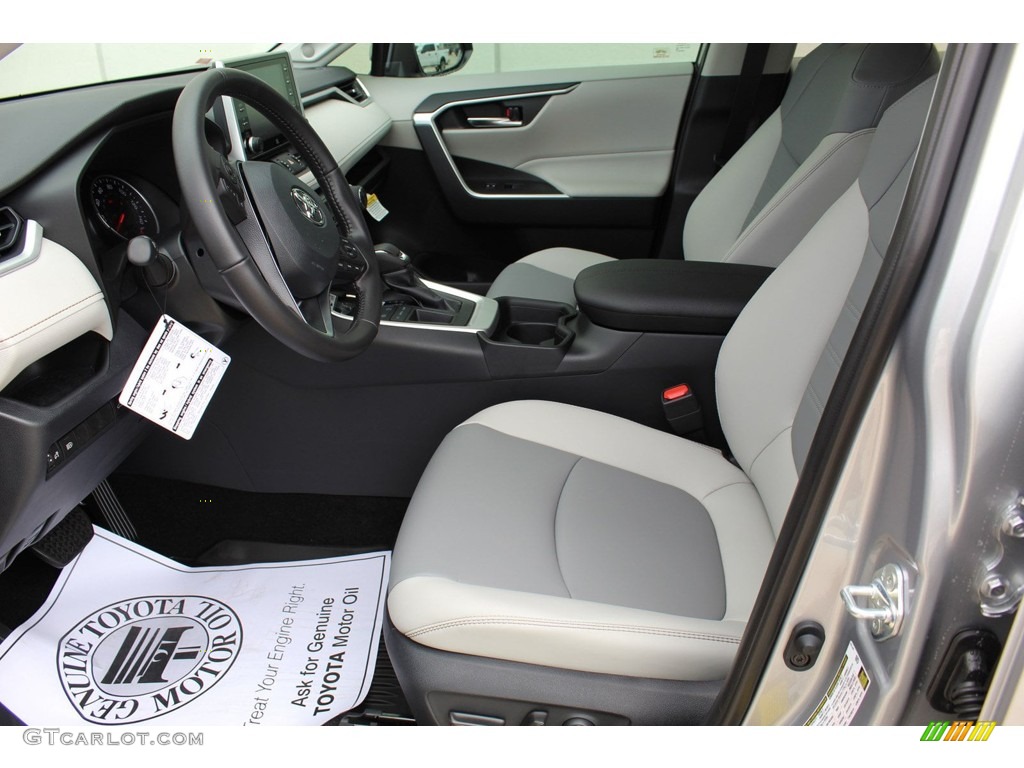 2019 RAV4 XLE - Silver Sky Metallic / Light Gray photo #10