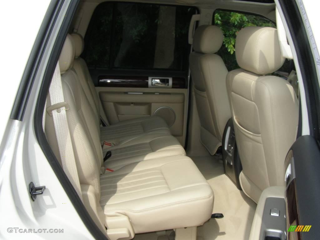 2006 Navigator Luxury 4x4 - Cashmere Tri-Coat / Camel photo #27
