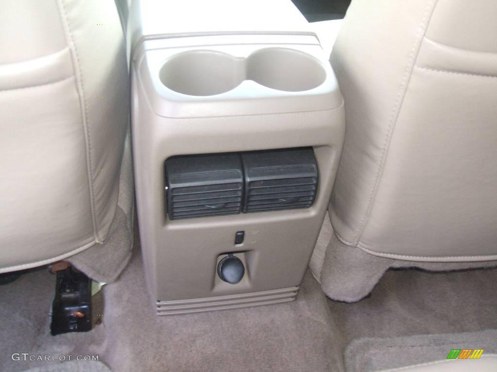 2005 Mountaineer V6 AWD - Oxford White / Medium Dark Parchment photo #14