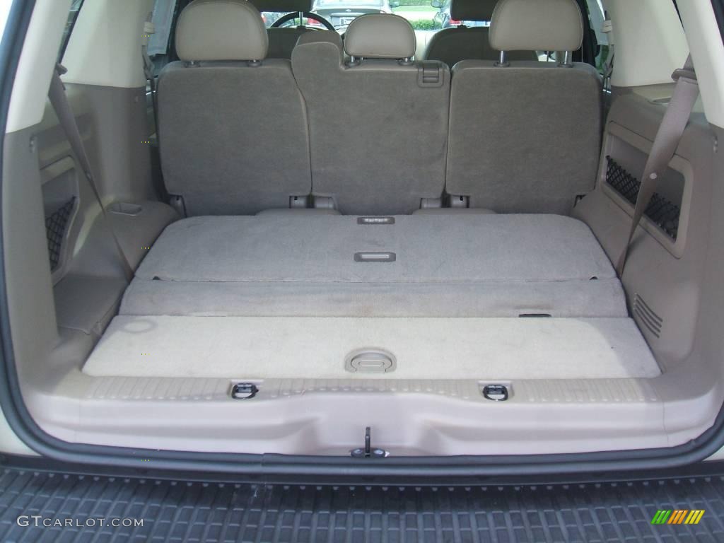 2005 Mountaineer V6 AWD - Oxford White / Medium Dark Parchment photo #15
