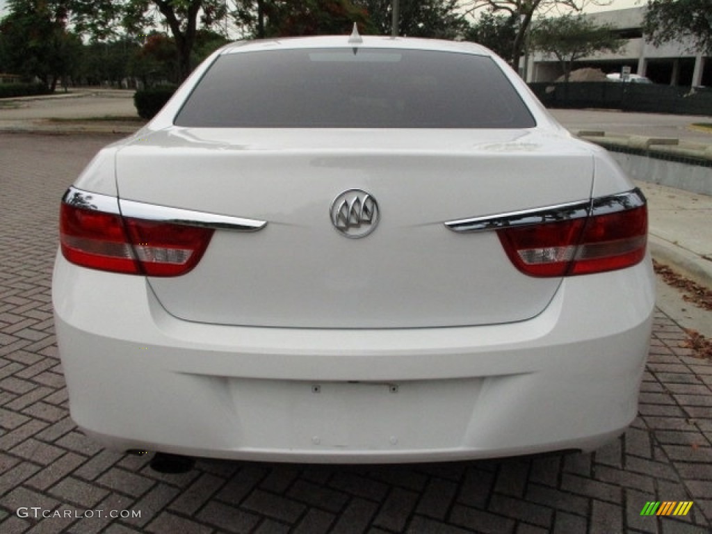 2014 Verano  - Summit White / Medium Titanium photo #7